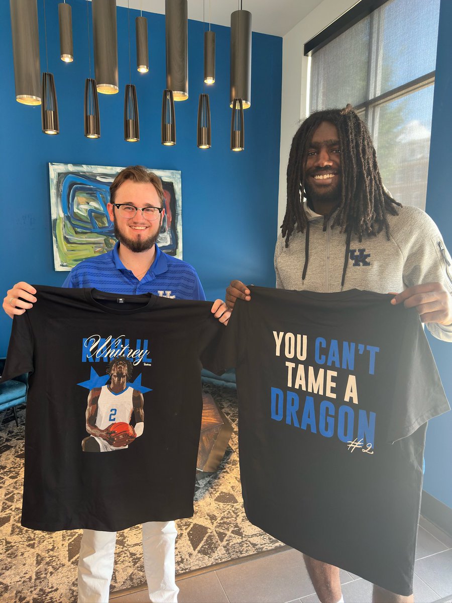 cookemcollege's tweet image. Huge shoutout to our guy @KahlilWhitney for rocking our custom shirt during this TBT season!!
Keep an eye out for more designs by Kahlil coming to our website (cookemcollegewear.com) very soon!!