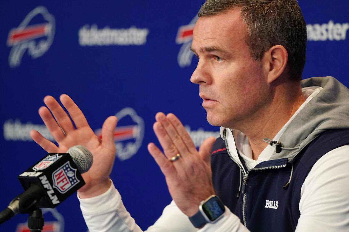 BillsMusee's tweet image. Brandon Beane press conference summary:
🟦 met with James Cook during mandatory camp and expressed his desire to draft, develop, and re-sign players like Cook, but it needs to fit within the team's plans.
🟥 Says James Cook wants to be here
⬜️ Says Dawson tweaked something…
