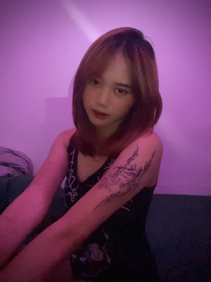 0ZBOURNE's tweet photo. couple more tattoos <3 

#DirectionersDay https://t.co/JRwzawNygc