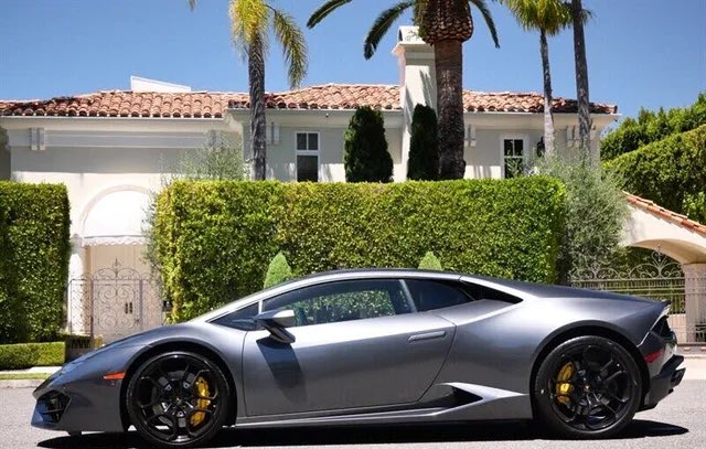 BrenzGarage's tweet image. 2019 Lamborghini Huracan
LP 580-2
17k miles
Grigio Lynx Metallic/Nero Ade
210k + ship and fee.