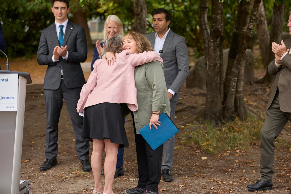 We’re launching the Learning by Nature program at over 100 Schools across BC! 📚🌲 
 
Learning by Nature is transforming schoolgrounds and empowering students to learn about nature—in nature. The program is creating opportunities for youth to learn about climate change,