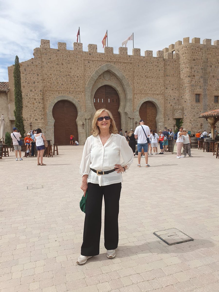 Nieves Herrero (@nievesherrero_) on Twitter photo Me ha sorprendido mucho el espectáculo <a href="/PuyduFou_espana/">Puy du Fou España</a>.
Ha sido un día inolvidable en familia. Me ha sorprendido mucho el espectáculo <a href="/PuyduFou_espana/">Puy du Fou España</a>.
Ha sido un día inolvidable en familia.