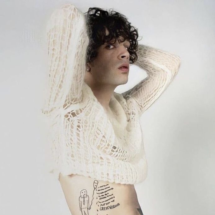 noposhchoc23's tweet image. did the photographer tell him to channel his utmost femboy like what possessed him to do this
