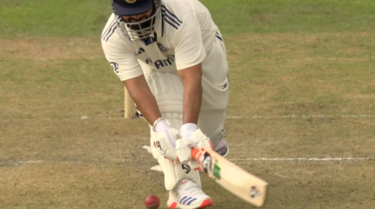 CricInformer's tweet image. Heartbreak for India 💔

Rishabh Pant REVERSE-SWEEPS Chris Woakes onto his own boot.… and is stretchered off the field 🩼😢

Not just a player — he’s the heartbeat of this team.

Fingers crossed. Prayers on. 🙏🇮🇳

Image Credit: Jio Hotstar

#INDvsENGTest #Rishabhpant𓃵