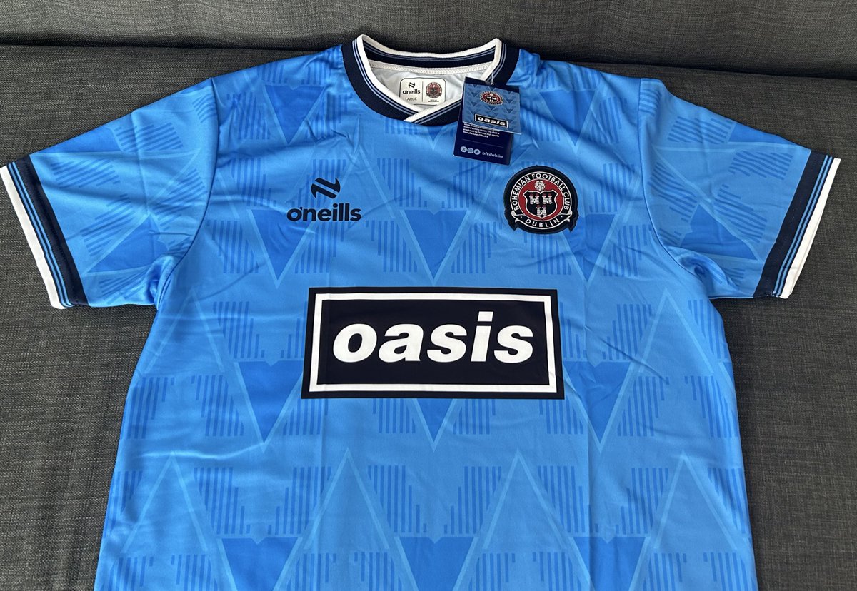 Secret Drug Addict (@scrtdrugaddict) on Twitter photo Just picked up the Bohemians x Oasis shirt for my daughter before I take her to see them play next week
<a href="/dlLambo/">Daniel Lambert</a> Just picked up the Bohemians x Oasis shirt for my daughter before I take her to see them play next week
<a href="/dlLambo/">Daniel Lambert</a>