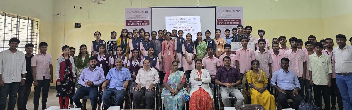 📍 Joida (Supa) | 23 July 2025
Flagship Schemes Workshop under #ABPSupa, Uttara Kannada

🎯 Covered: Ayushman Bharat, Mudra Yojana, Skill India, Swachh Bharat, JJM
👥 53 youth | 6 experts
🤝 Organised by MY Bharat Karwar, ZP UK, TP Joida
🎯 Hosted by @mybharat_in <a href="/YASMinistry/">YAS Ministry</a>
