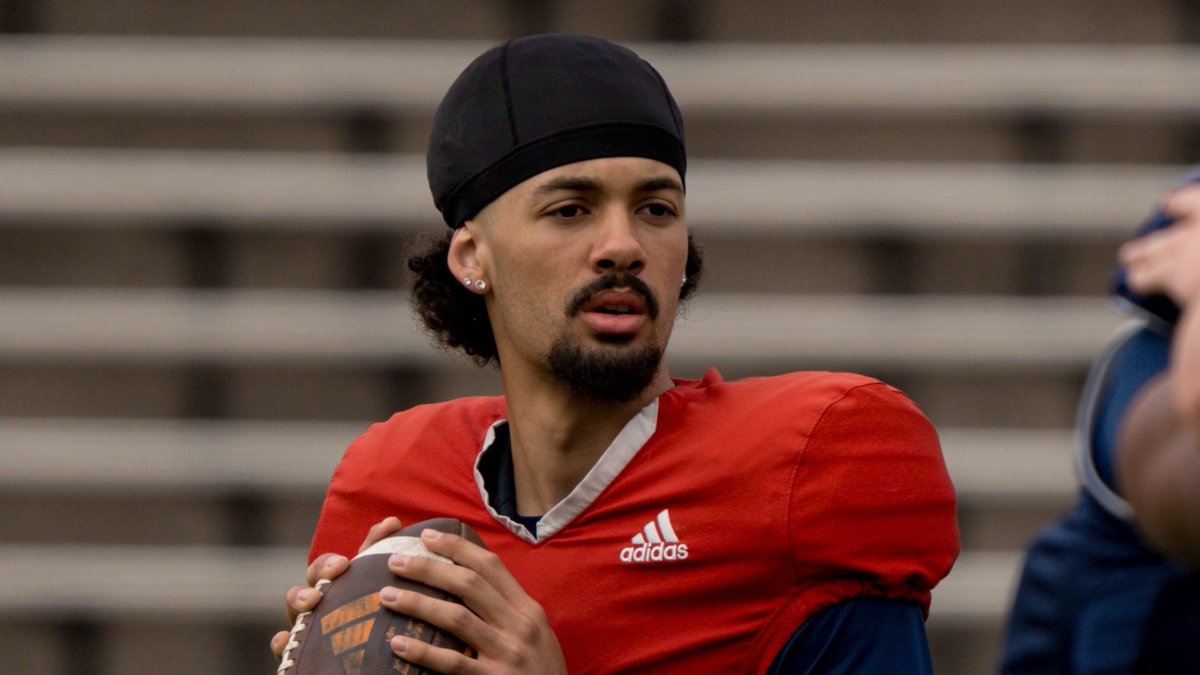 247Sports's tweet image. "Malachi is as talented as anyone I've ever coached."
UTEP coach Scotty Walden opens up about former 5-star QB Malachi Nelson's transfer from Boise State as the ex-USC signee looks to make the most of his opportunity with the Miners.
@MikeRoach247 ✍️
247sports.com/longformarticl…