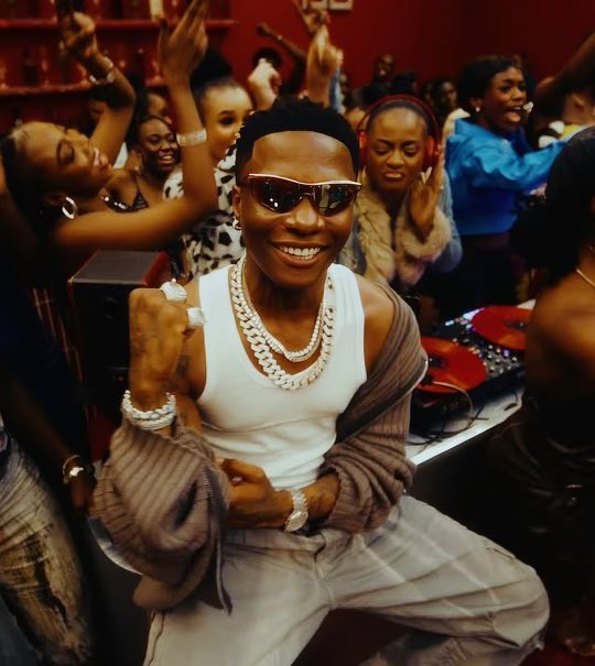 chartsafrica's tweet image. "Wow" by @wizkidayo, @officialnairam1, & @Skepta now has 31M+ streams on Spotify...