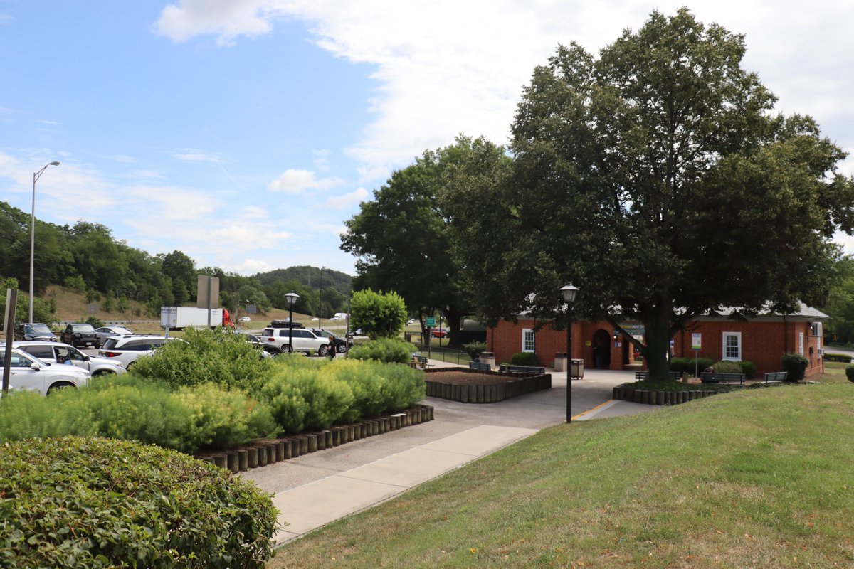 VaDOTSalem's tweet image. REMINDER - #I81 NB IRONTO REST AREA CLOSED DAILY FOR PAVING OPERATIONS MONDAY, July 28-Friday, August 1 in @montgomeryva. MORE at: vdot.virginia.gov/news-events/ne… @VaDOT @VaDOTStaunton @VaDOTBristol @VaTruckingAssn @VSPPIO