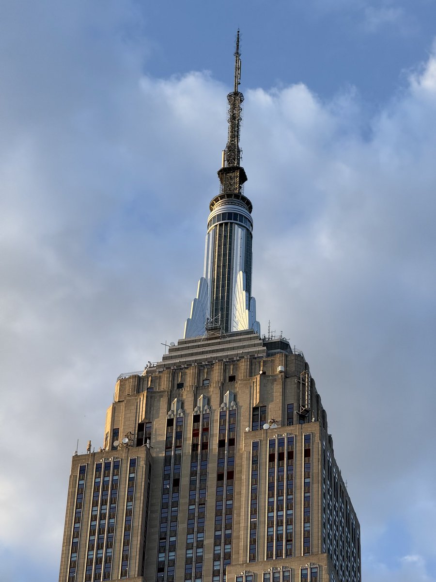 LegendaryScoop's tweet image. Randomly took some fire pics of ESB last night. Straight off the iPhone 16 Pro Max, no edits.