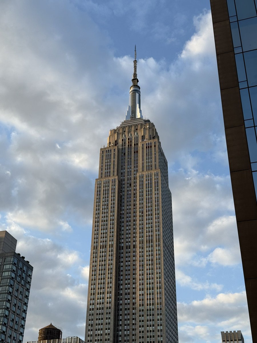 LegendaryScoop's tweet image. Randomly took some fire pics of ESB last night. Straight off the iPhone 16 Pro Max, no edits.
