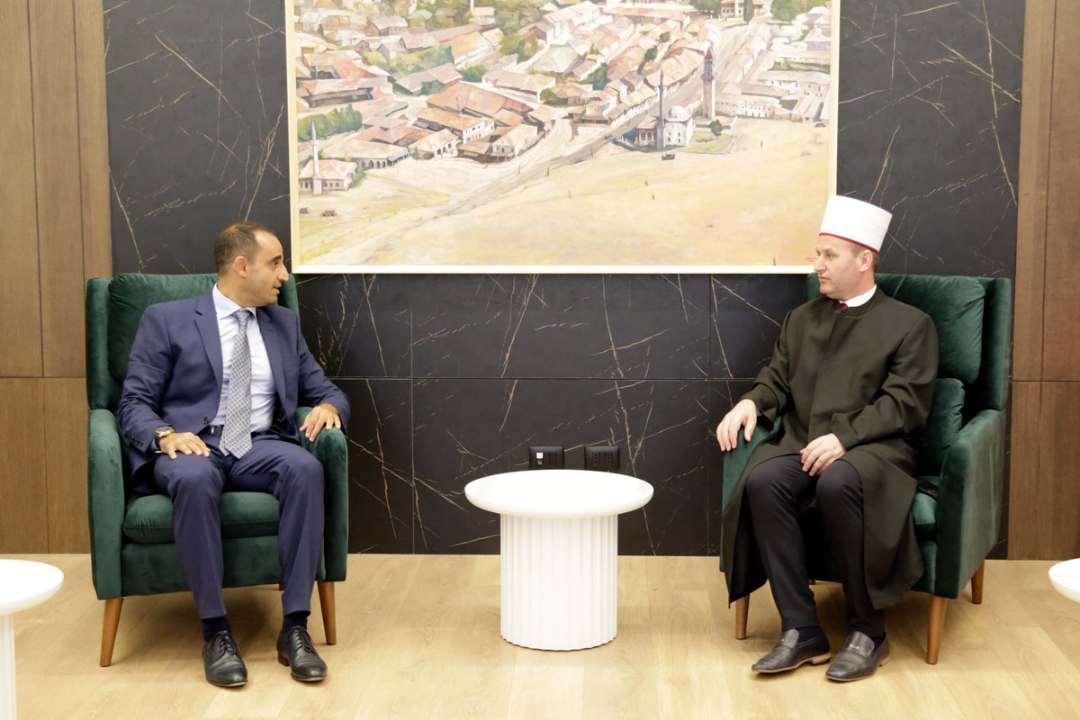 kmsh_al's tweet photo. Kryetari i Komunitetit Mysliman të Shqipërisë, H. Bujar Spahiu, priti sot në një takim kortezie, në selinë e institucionit, Ambasadorin e Ambasadës së Shtetit të Palestinës në vendin tonë, z. Sami Mehna.

https://t.co/m0GgynczIR