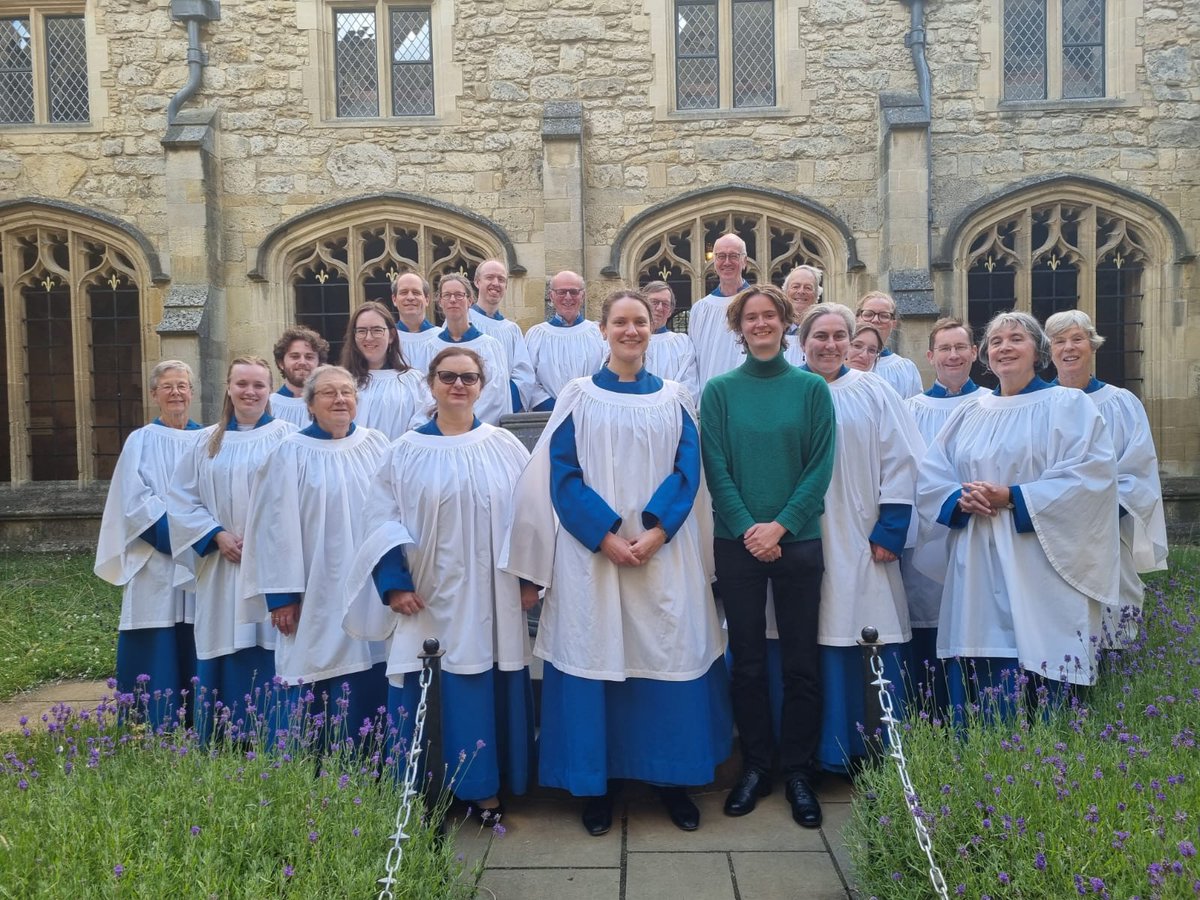ChChCathedralOx's tweet image. The last of this summer's valedictions is on Sunday at 6.05 when we say farewell to Hilary Punnett, Director of @CSCCOxford since 2022. Together, they celebrated the group's 40th anniversary and recorded a new album, 'Missa Aedis Christi'. Thank you Hilary, and all the best!