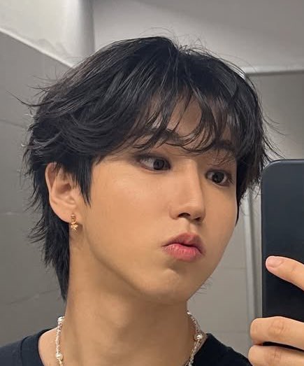 misoduckie's tweet image. he loves this hair so much oh my pretty baby