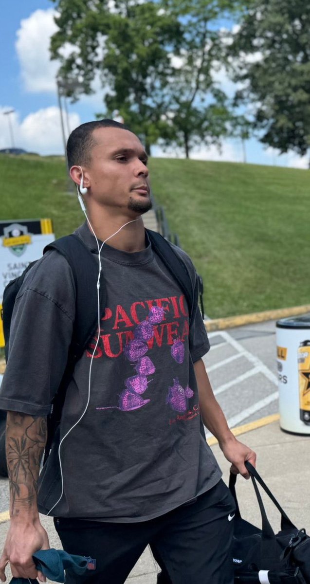 RyanDayRuinedMe's tweet image. No WR in NFL History got less motion than this Mf dawg 😭😭😭
