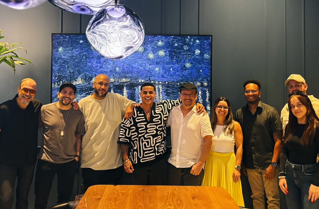 Estamos emocionados de anunciar que peermusic Miami le da la bienvenida a nuestra familia a <a href="/christianalicea/">Christian Alicea</a> 👏🏼🎶 

Nombrado “Latin Artist on the Rise” por Billboard, ha firmado un acuerdo mundial de publicación musical con nosotros, en una emocionante alianza con DJ Buddha.