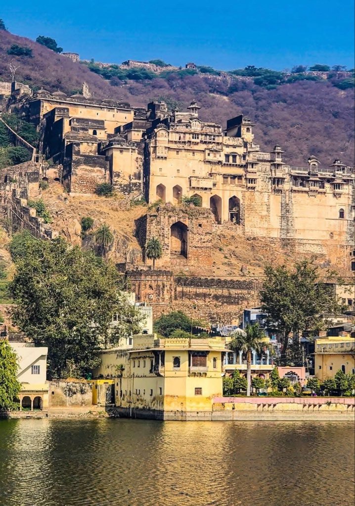 ashwani_dube's tweet image. हाड़ा चौहानों के शौर्य का बखान करता बूंदी का गढ़ (जिला बूंदी - राजस्थान)