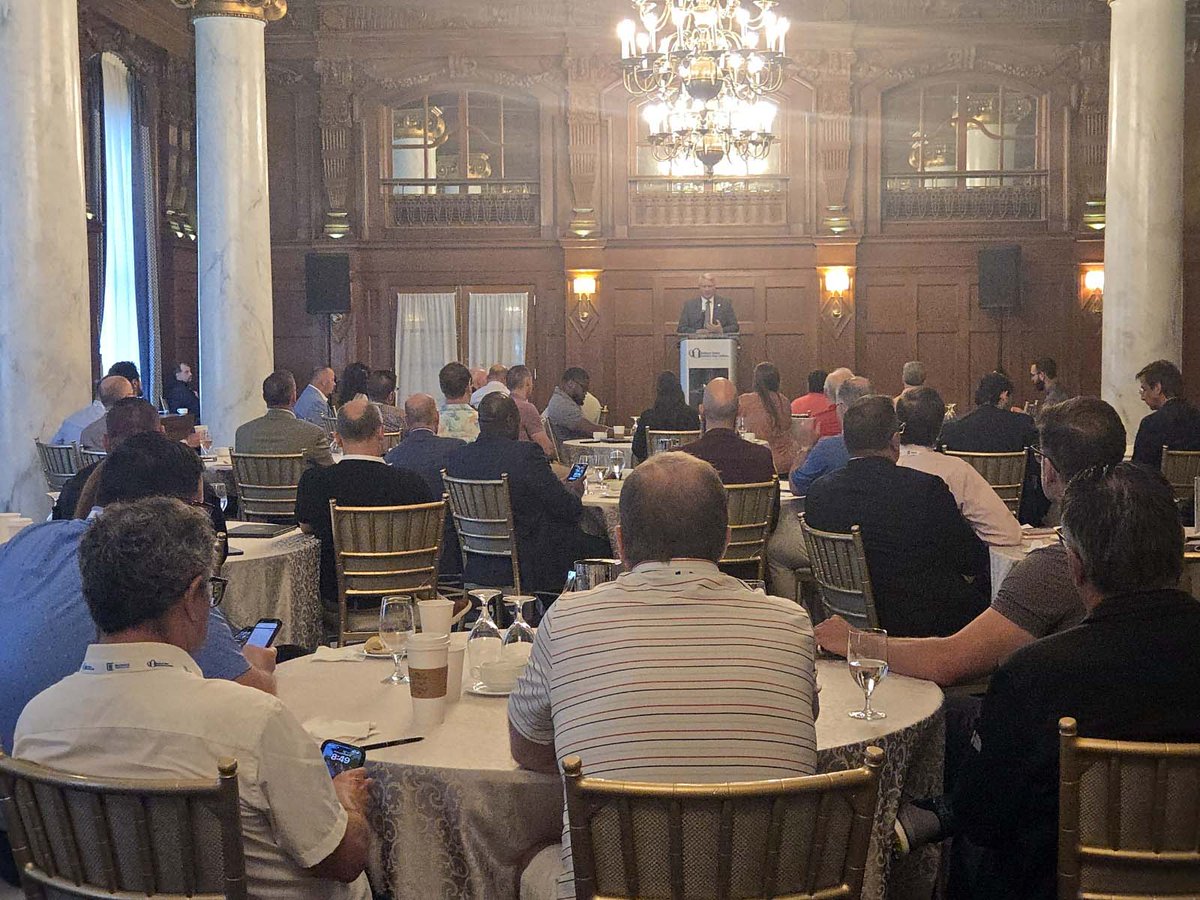 FMCSA's tweet image. Chief Counsel Jesse Elison joined 200+ industry leaders at the NHDA (@NatHomeDelivery) Policymakers Breakfast to discuss trends in appliance, furniture & large-item delivery.
FMCSA is committed to partnering on last-mile safety & logistics challenges.
#FMCSA #LastMile…