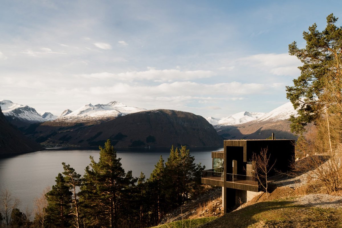 dezeen's tweet image. Office Inainn models prefabricated Norwegian house on slate: dezeen.com/2025/07/23/off…