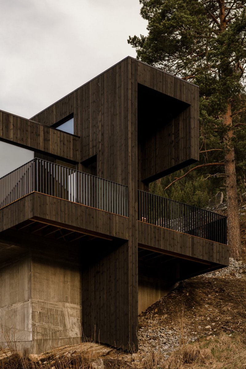 dezeen's tweet image. Office Inainn models prefabricated Norwegian house on slate: dezeen.com/2025/07/23/off…