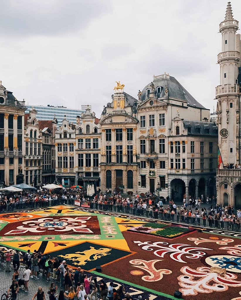 WildscapeWonder's tweet image. Facades of the Grand Place in Brussels, Belgium 🇧🇪