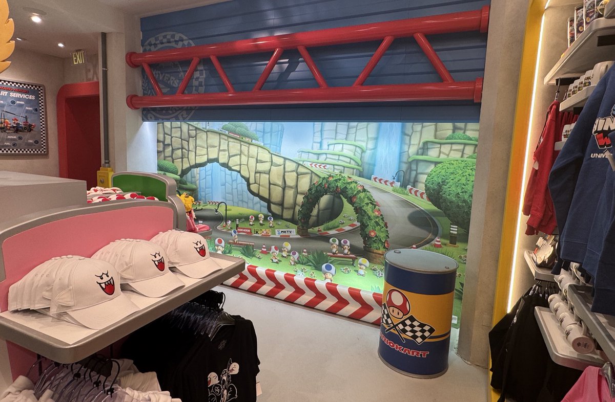 ParkTwister's tweet image. What do we have to do to get them to sell a DK sports drink inside Super Nintendo World? #EpicUniverse
