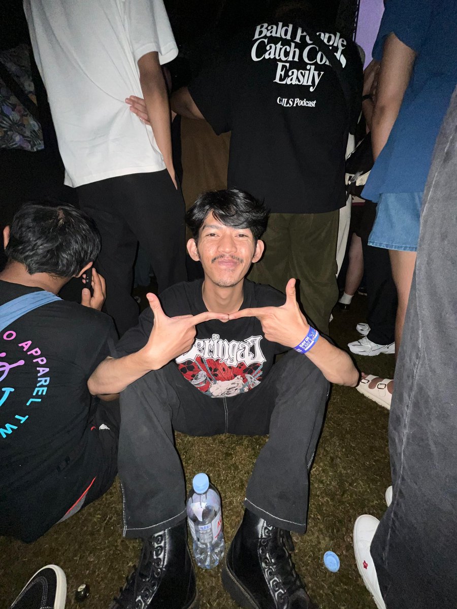 funnyasshell_'s tweet image. 🌑