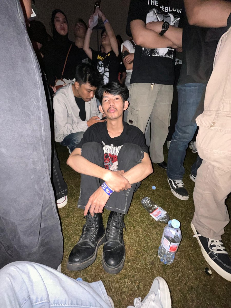 funnyasshell_'s tweet image. 🌑