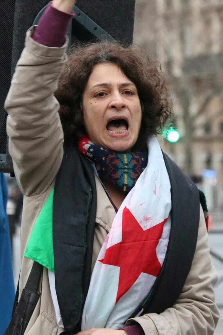 ahmadL_F's tweet image. "إنها سوريا العظيمة وليست سوريا الأسد"
في مثل هذا اليوم خسرنا الفنانة الأيقونية
مي سكاف التي عُرفت بمواقفها البطولية في أولى أيام ثورتنا العظيمة