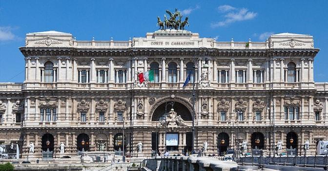 sole24ore's tweet image. Il guidatore che investe il pedone non ha colpa solo se fa tutto il possibile per evitare il sinistro ntplusdiritto.ilsole24ore.com/art/il-guidato…