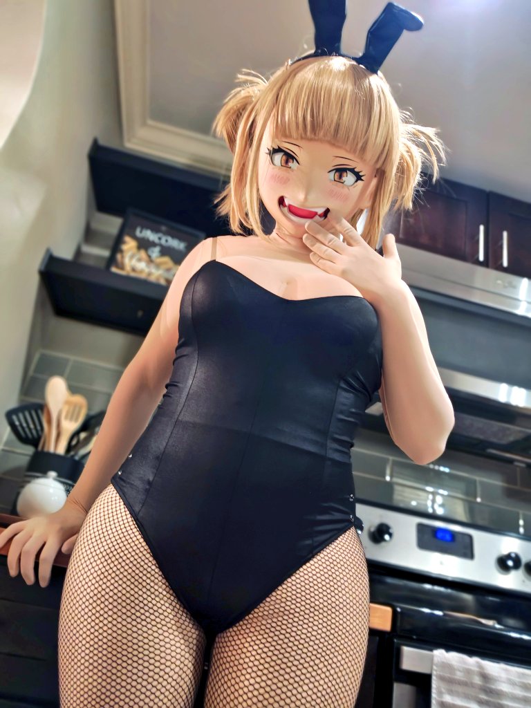 Thanks to everyone who's helped me reach 3,000 followers! Pulled out something special to celebrate..! ❤️

🩸"Do you think this outfit will get the attention of... ❤️them❤️. I sure hope so..."🩸

📸+🪄 <a href="/BellaKigu/">Bella Usagi</a>