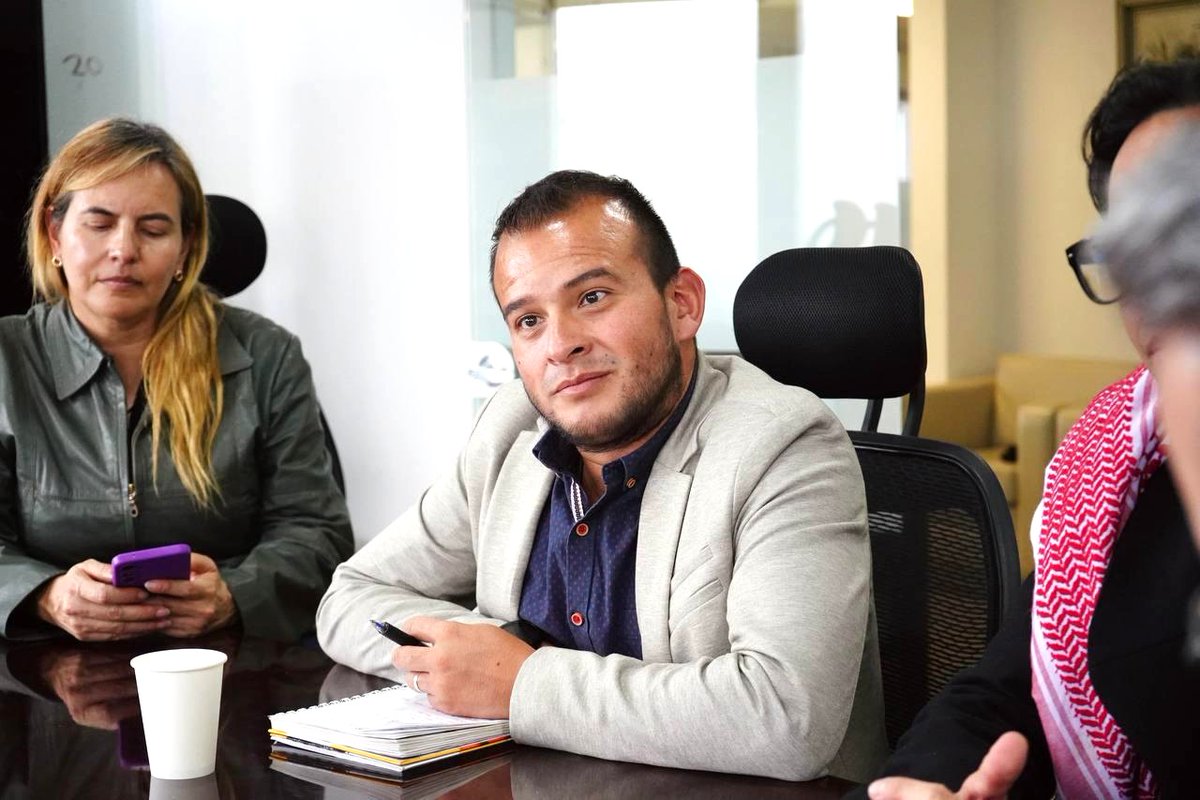 #Ayer nuestra directora @mariadelR11 estuvo en reunión con <a href="/mariovalencia01/">Mario Valencia</a> subdirector general de Prospectiva y Desarrollo Nacional de <a href="/DNP_Colombia/">dnp_colombia</a> un espacio clave de la #InfraestructuradelaCalidad al servicio de la formulación y articulación de las #PolíticasPúblicas del país