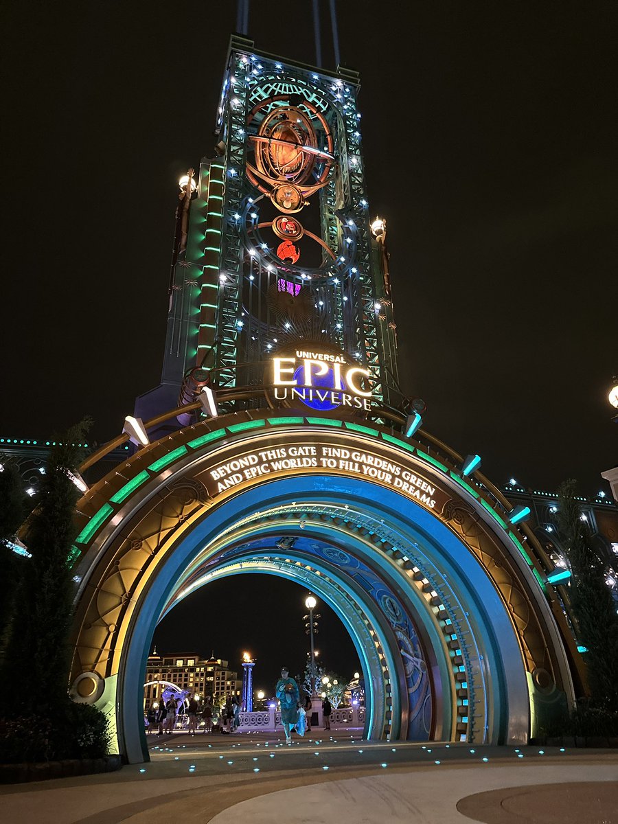 coasterstudios's tweet image. Our most detailed review EVER POSTED to Coaster Studios is now out, & its a BEAST of a video! It’s an in depth look at Epic Universe, diving into each portal, Easter eggs, fun facts, tips, & more! We spent a long time on it & would appreciate your support❤️youtu.be/bh7NbJ3BR0I?si…