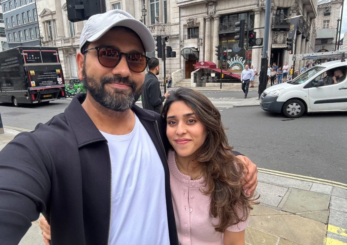 CricCrazyJohns's tweet image. Indian ODI Captain Rohit Sharma enjoying the vacation with his family. 🤍