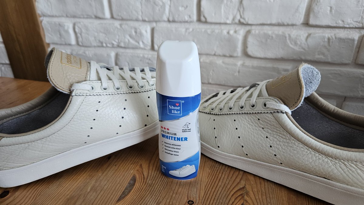 Mati_casual_PL's tweet image. My Lacombe shoes needed refreshing, if you can&apos;t clean the white rubber, I recommend using white shoe paint, and if you can&apos;t clean the laces, I recommend using bleach, it works 👌👟
@adiFamily_ 
#adidas #adidaslacombe