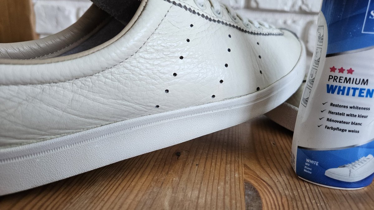 Mati_casual_PL's tweet image. My Lacombe shoes needed refreshing, if you can&apos;t clean the white rubber, I recommend using white shoe paint, and if you can&apos;t clean the laces, I recommend using bleach, it works 👌👟
@adiFamily_ 
#adidas #adidaslacombe