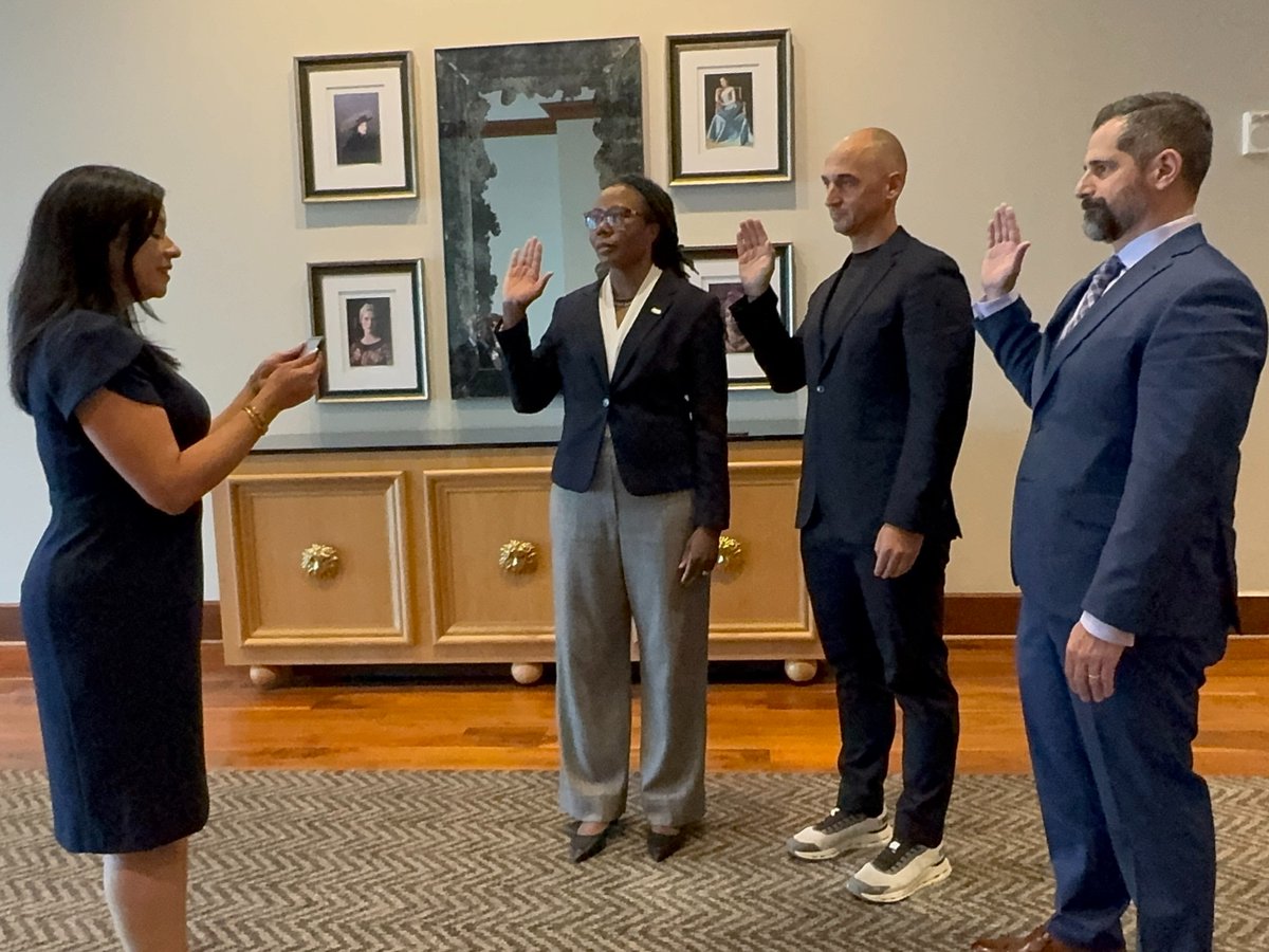We are excited to share the swearing-in of the chairs on IFMA's Board of Directors! 🎉

Congratulations to Chair Christa Dodoo, CFM, FMP, CIWFM, CMQ-OE; First Vice Chair Luis R. Viña; and Second Vice Chair Wayne Whitzell.
