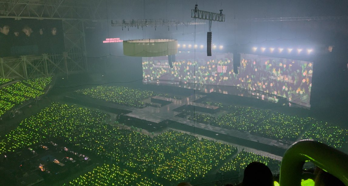 실제 시야하고 얼마나 비슷한지 여쭤보는사람들이 있어서..
마인크래프트 기본 안개? 때문에 안 보이는거 빼곤 실제 시야랑 비슷합니두 ㅎㅎ