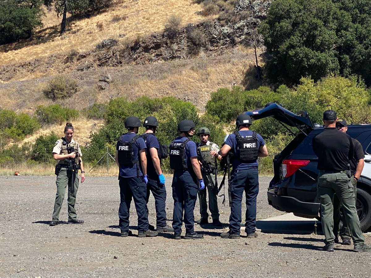 CALFIRELNU's tweet image. **TRAINING**
🚨 Rescue Taskforce Training🚨
This past weekend, CAL FIRE/Napa County Fire Department, Napa County Sheriff’s Office, and AMR participated in Rescue Taskforce training at the Napa County Training Grounds. This joint exercise focused on coordinated response to…