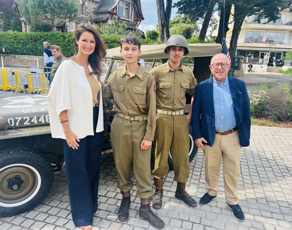 laurentdejoie's tweet image. Avec @franck_louvrier pour représenter @C_MORANCAIS inauguration @CroixDeLorraine pour80 ans libération La Baule.Résistance Effort Espérance. Des mots tellement actuels! @RAmailland @PLOUVIERB @AimerAgirPDL @anthonyberaud @julienbainvel @Foulques44 @AndreaPorcher @HGaymard