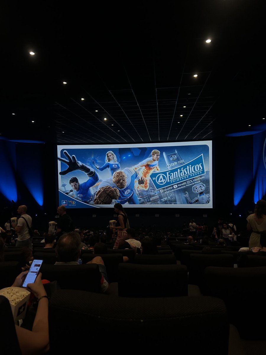 isawelaa's tweet image. ayer vi una peli muy guay 💙 y siempre de la mejor compañía posible !!!