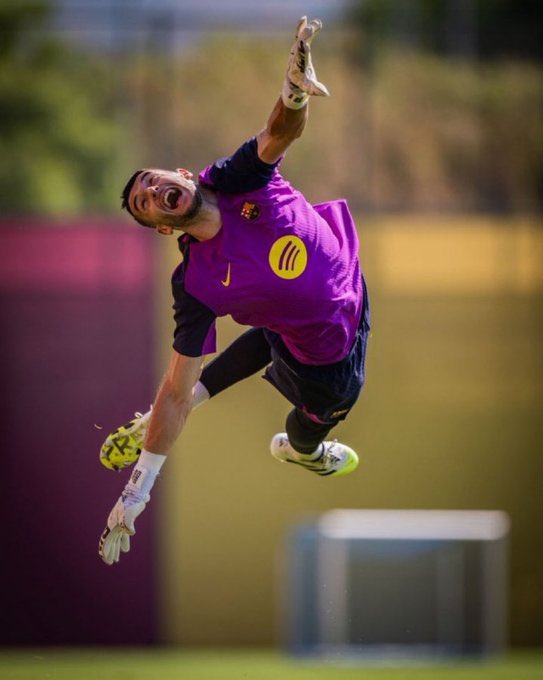 🚨🚨🚨🚨🚨🗣️ جيرارد روميرو :

داخل برشلونة الأحاديث " لم نشاهد حارس يتمتع بردود فعل سريعة مثل جوان جارسيا منذ فيكتور فالديز "