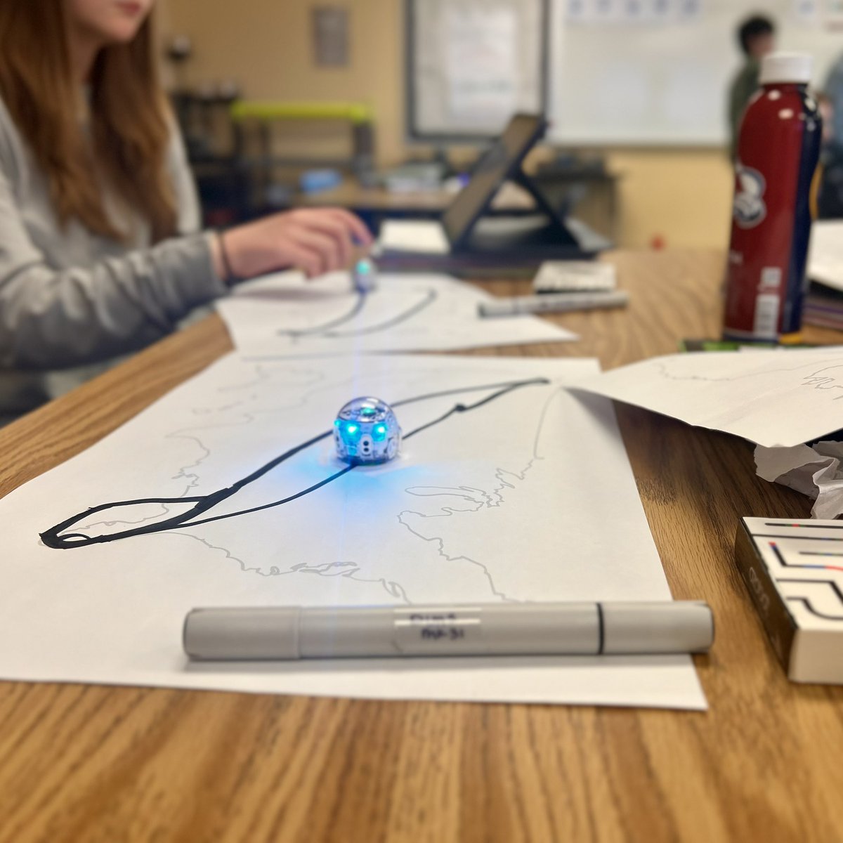 ChadTLemons's tweet image. A quick @Ozobot to learn more about your students! 
On a World or US Map, the students design a route from home to two locations and back. Location 1: a POI they’ve learned about in social studies. Location 2: a location of their choice with voice over explanation.