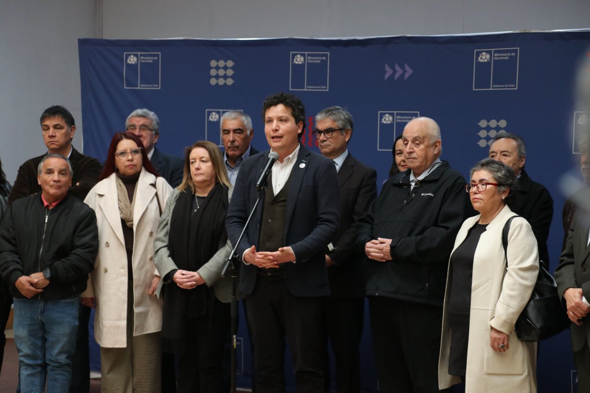 Gobierno ingresa a tramitación proyecto que beneficia a clase media y a las y Pymes

El conjunto de las iniciativas contempla la reducción de impuestos para las pequeñas y medianas empresas.

fosis.gob.cl/es/noticias/Go…