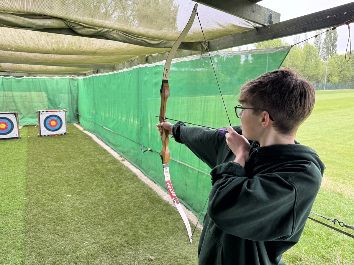LeedsDYS's tweet image. The team and staff probably had even more fun doing the archery this afternoon! 😍😆
@ASCHC_COLLEGE @beckets_bkcat @StWilfridsCHS