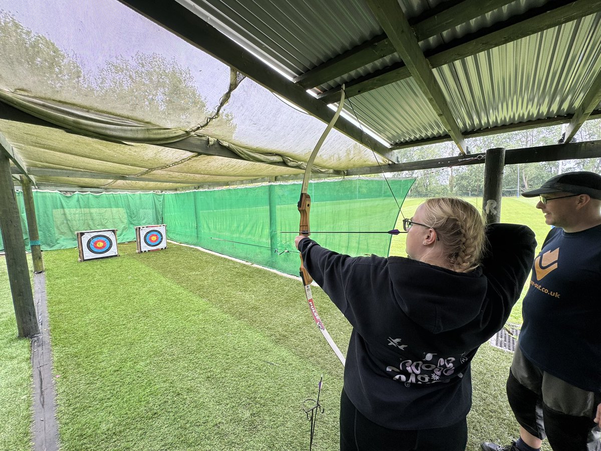 LeedsDYS's tweet image. The team and staff probably had even more fun doing the archery this afternoon! 😍😆
@ASCHC_COLLEGE @beckets_bkcat @StWilfridsCHS