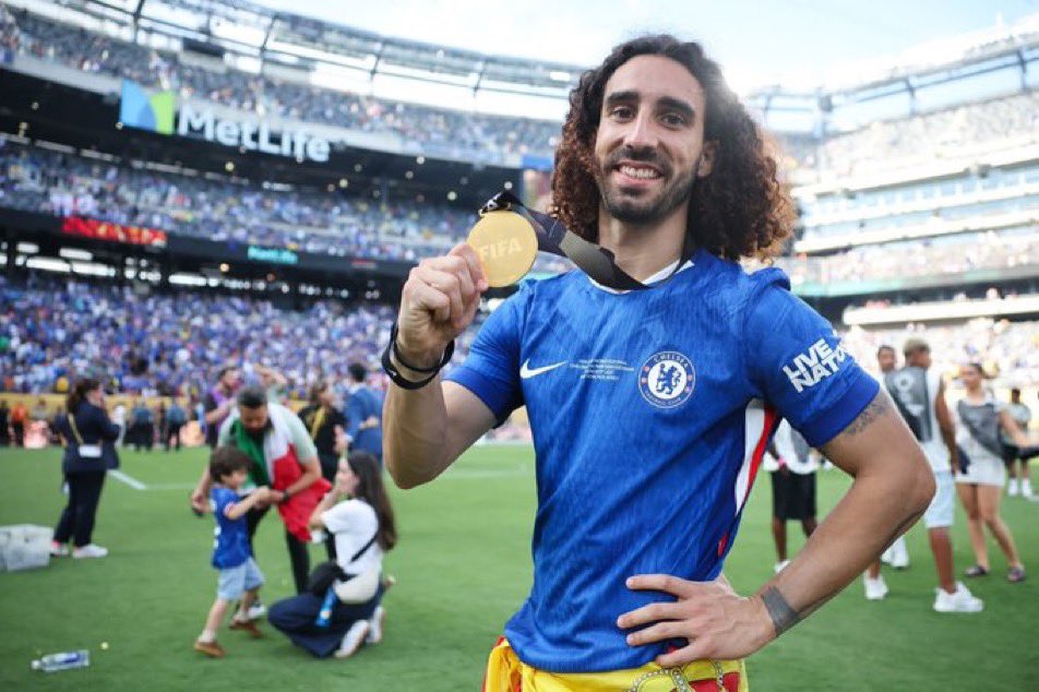 Arsenal_Folio's tweet image. 🚨🗣️ Donald Trump put his medal in his pocket 😬❌
Cucurella on Noni’s winners medal: “He (Trump) put it in his pocket. He has it there in the White House, very well placed”
Marc Cucurella on Noni Madueke leaving the Club World Cup early: “I think it was strange. Maybe it had…