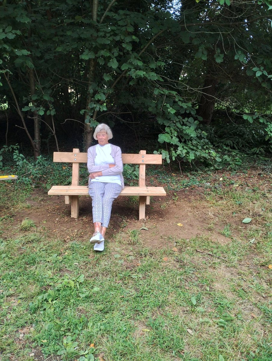 GreenwaysProj's tweet image. A new bench installed (and tested!) in Quilter Drive open space (Belstead Brook Park), yesterday. Made from our own local oak timber by our volunteers, on behalf of @BaberghSuffolk
@IpswichGov #volunteers #localtimber #seat #oak