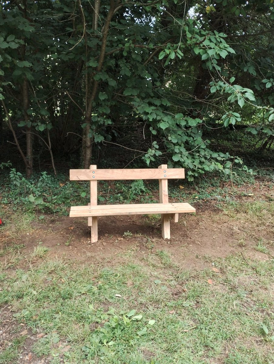 GreenwaysProj's tweet image. A new bench installed (and tested!) in Quilter Drive open space (Belstead Brook Park), yesterday. Made from our own local oak timber by our volunteers, on behalf of @BaberghSuffolk
@IpswichGov #volunteers #localtimber #seat #oak