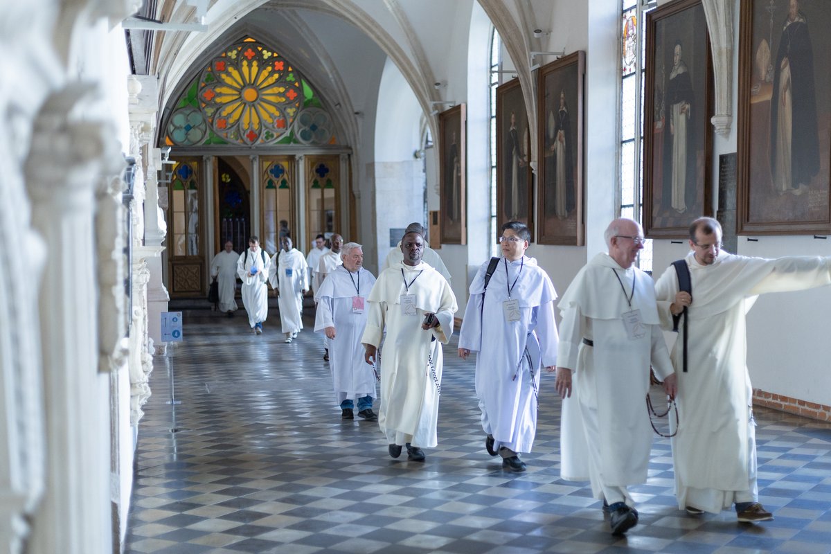 silerenonpossum's tweet image. Leo XIV to the Dominicans: “Preaching Today: Among the Young, the Distant, and the Seekers”
Read now: silerenonpossum.com/en/letteraleon…